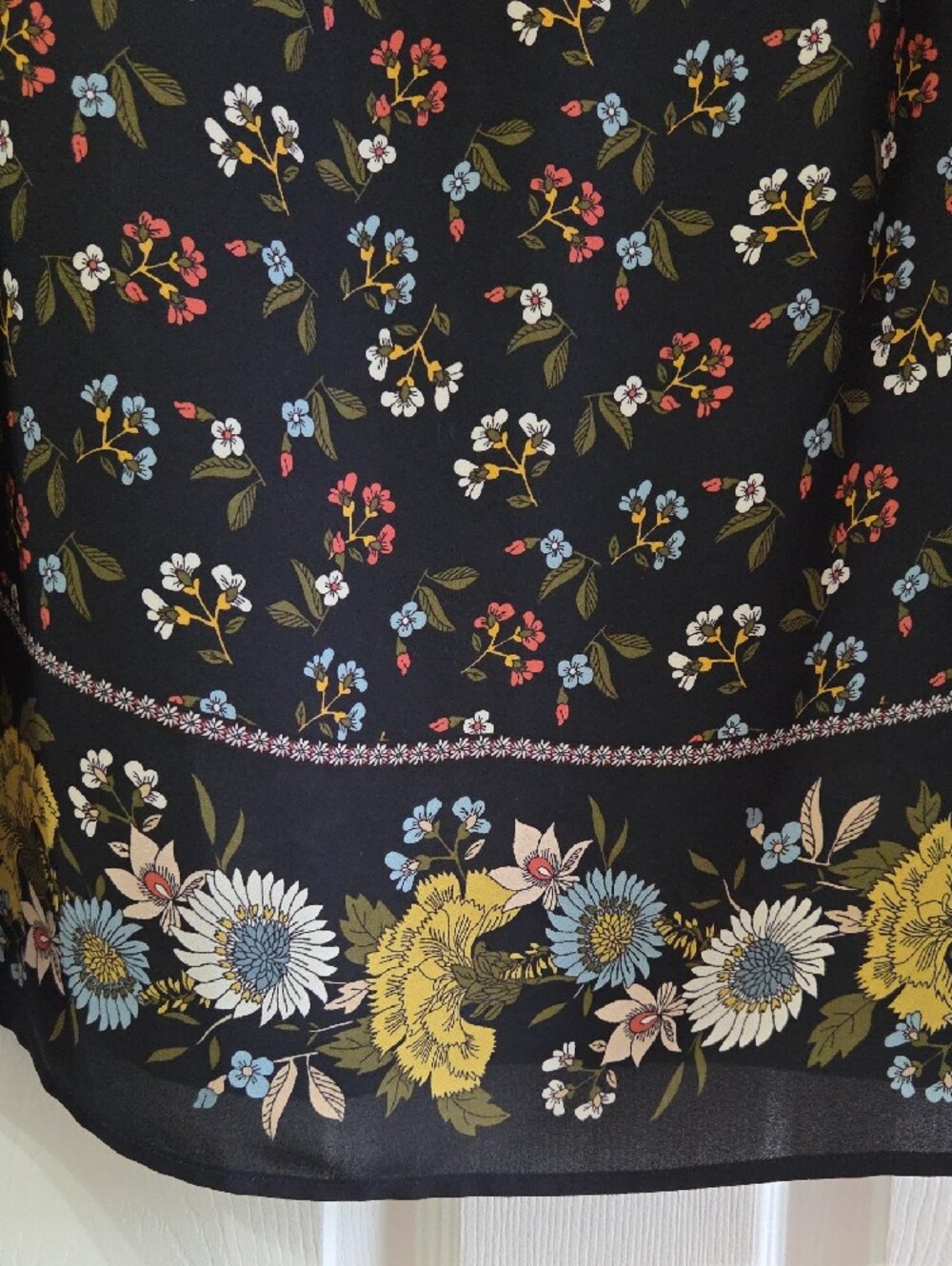 LOFT Navy Floral Sleeveless Top with Border Print, Size 16/XL - Picture 3 of 11